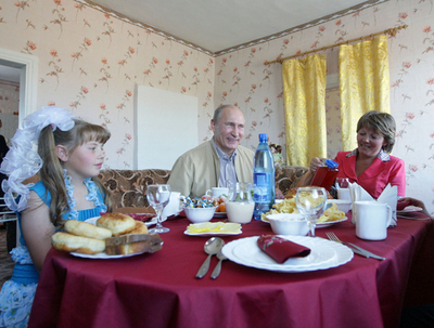 プーチン首相の歌う米名曲、リミックス版が露クラブで大人気