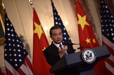 中国外相、米職員の脳損傷は「個別事案」 政治問題化望まず