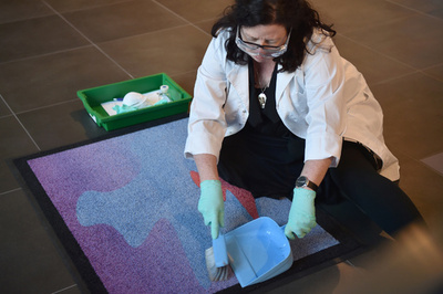 宇宙人を歓迎するドアマット、豪研究者が制作