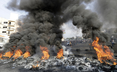 経済難のレバノンで大規模デモ、市民が政府に退陣要求