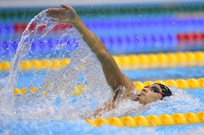 入江と渡辺が男子200メートル背泳ぎ決勝へ