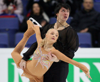 ムホルトワ／トランコフ組 ペアSPで首位に、フィギュア欧州選手権
