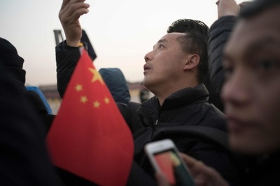 中国、成長目標「6.5%前後」 国防費は8.1％増