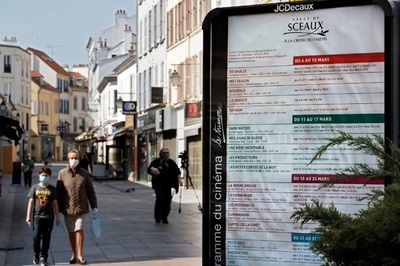 外出時のマスク着用義務、市長の命令を裁判所が差し止め 仏