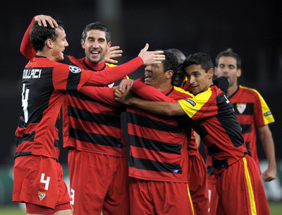 セビージャ シュツットガルトに勝利 ウニレアがレンジャーズに圧勝