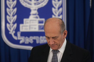 オルメルト首相、党内からも辞任要求 - イスラエル