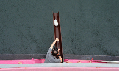 人気高まる「海葬」、土地不足の香港