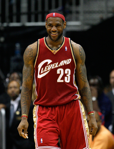 キャバリアーズ ホークスに4連勝でカンファレンス決勝へ、NBAプレーオフ