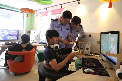 熱狂中のサッカーW杯、中国の学生がはまるギャンブルのわな