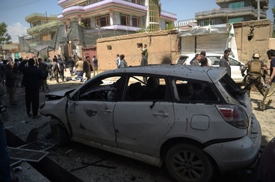 有権者登録所で自爆攻撃、48人死亡 アフガニスタン