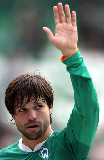 ブレーメン ヘルタに競り勝ち3連勝