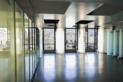 K・ラガーフェルド氏の自宅が競売に 仏パリ