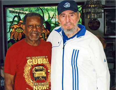 キューバのカストロ前議長、83歳の誕生日に新たな写真公開