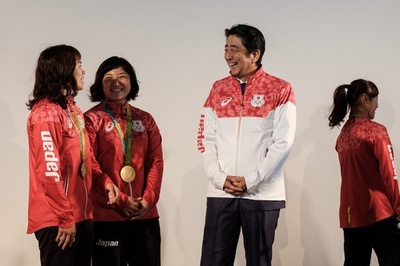安倍首相、リオでメダル獲得選手らの健闘たたえる