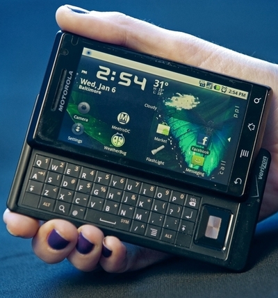 アンドロイド携帯の市場シェア、初めてiPhone抜く 米調査