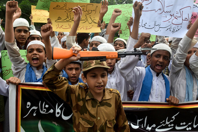 「紛争を終わらせたい子供たち」