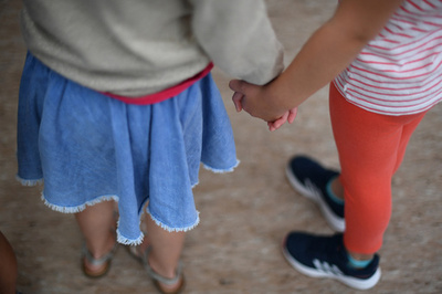 裕福な幼なじみは貧困脱出の指標 FB「友達」研究