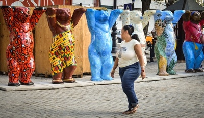 キューバ・ハバナの街がクマだらけに