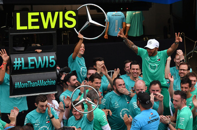 ハミルトンがブラジルGP優勝、メルセデスはコンストラクターズ5連覇