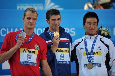 フェルプスが世界新で200メートルバタフライを制す 松田は3位に、世界水泳