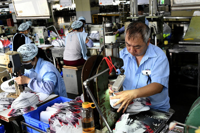 中国で出稼ぎ労働者の高齢化進む 50歳以上が9470万人超に