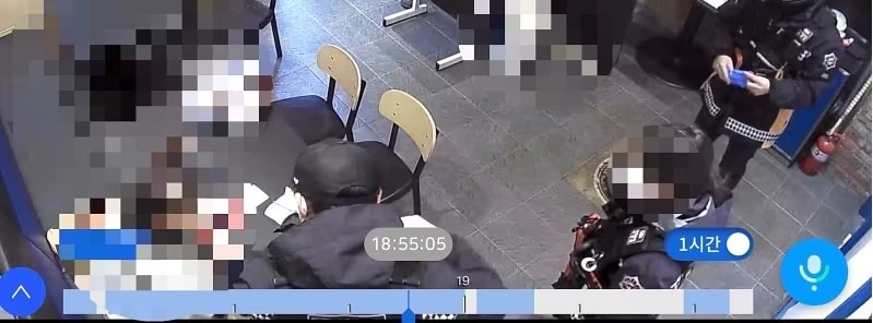 「痛いから社長だ」キャプチャー(c)NEWSIS