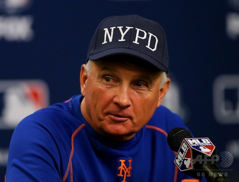 メッツがコリンズ監督と契約延長、発表会見でGM倒れる 写真2枚 国際ニュース：AFPBB News