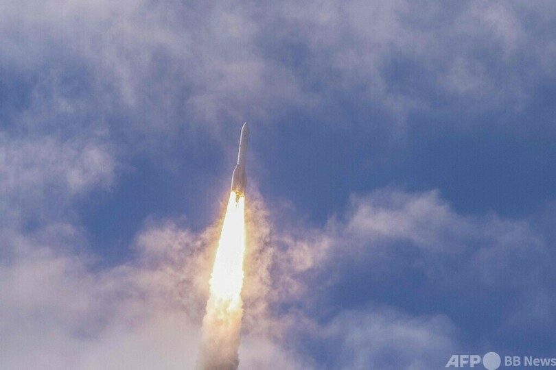 欧州の新型主力ロケット「アリアン6」、打ち上げに初成功