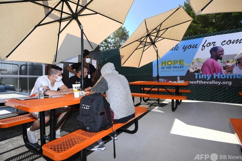 ホームレス問題解決なるか 小さな住宅「タイニーホーム」 米LA