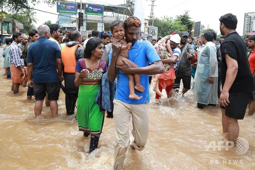 インド洪水、死者324人に 「過去100年で最悪」 31万人避難