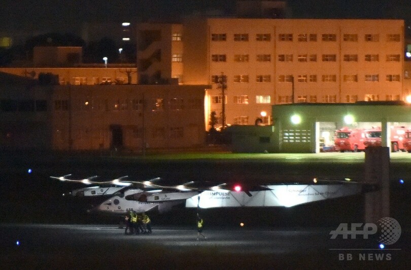 ソーラー機、名古屋に予定外の着陸 空から日本を撮影