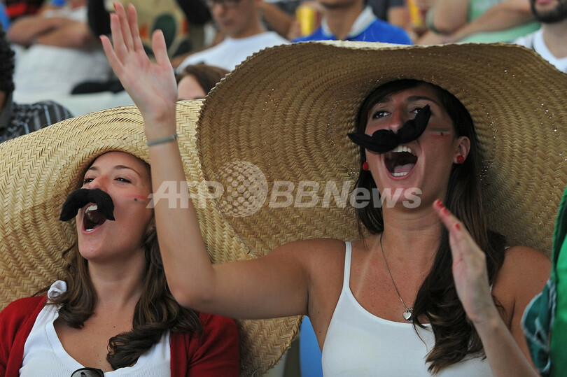 ブラジル美女から日本人サポーター、マスクマンまで・・・コンフェデ杯を盛り上げたサポーター