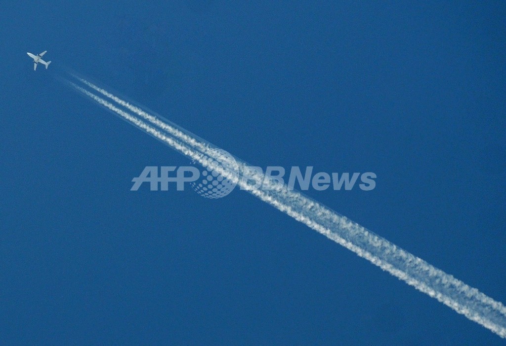 ロス沖の「謎のミサイル雲」、正体はただの飛行機雲 ロス沖の「謎のミサイル雲」、正体はただの飛行機雲