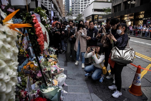 レスリー・チャンさん、没後20年 香港のファン追悼 写真8枚 国際