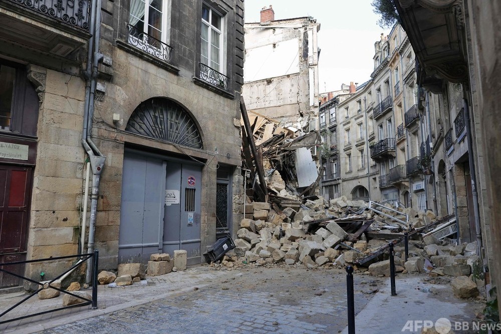 仏ボルドーでビル2棟倒壊、3人負傷