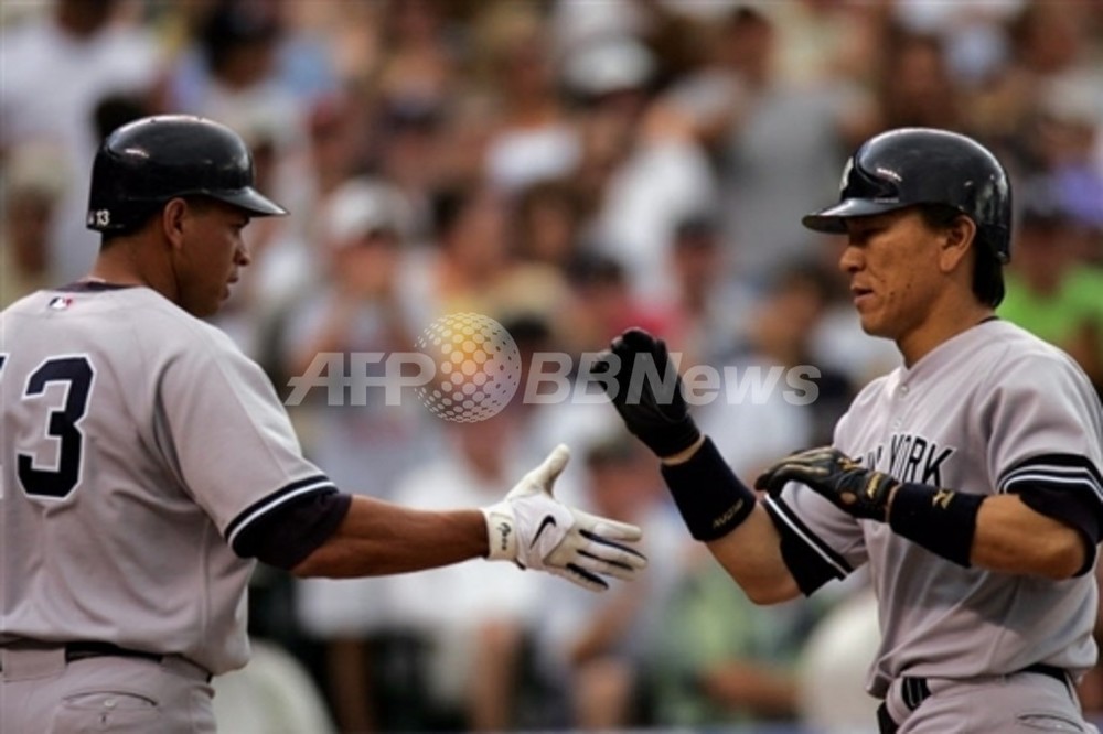 松井秀喜 第8号先制2ランを放ち1安打2打点 写真2枚 国際ニュース