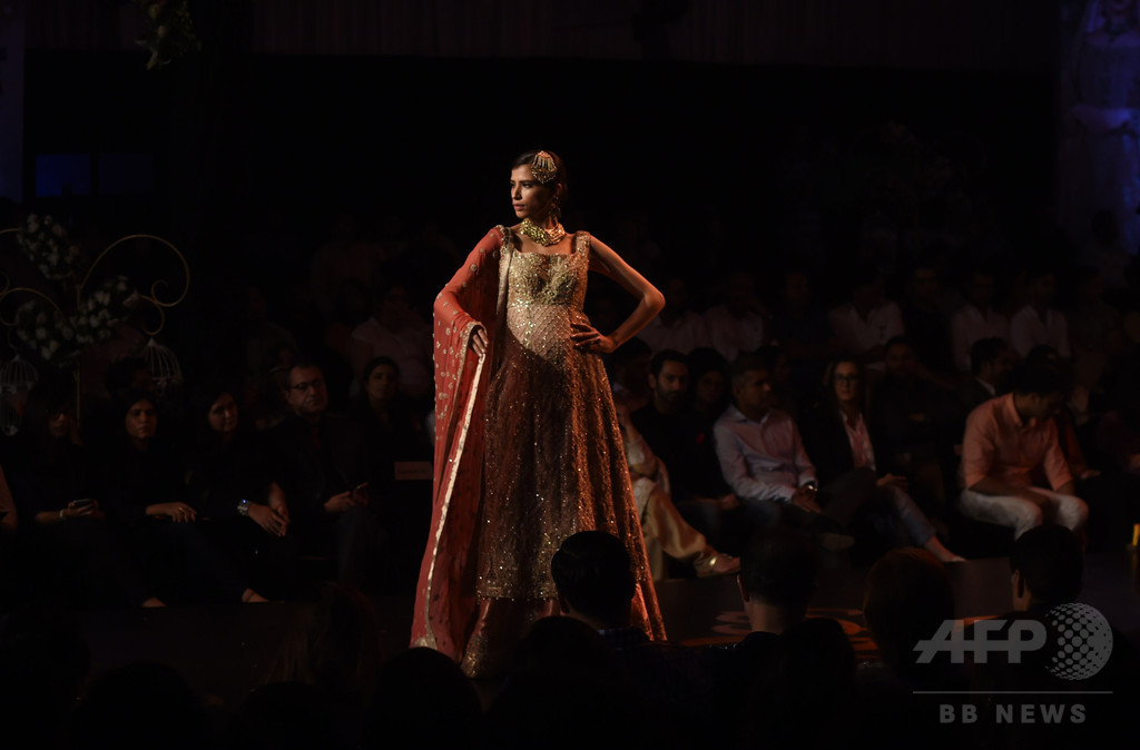 カラチでブライダル・クチュール・ファッションウィーク2016開催