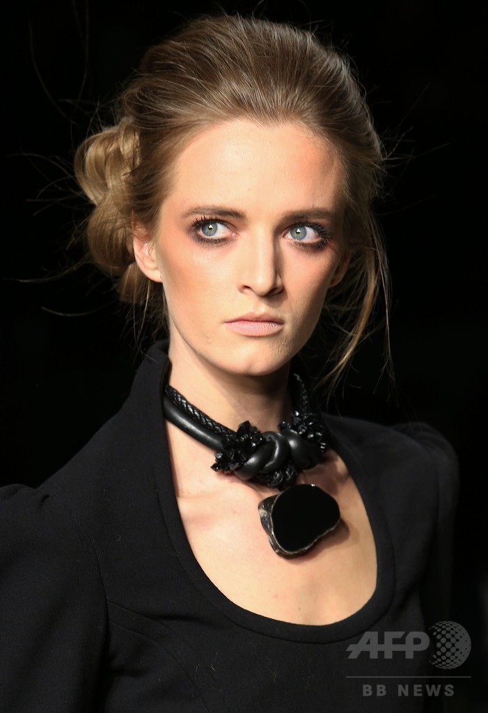 生まれ育ったサンタフェから着想を得たボヘミアンシック、「トム フォード」15/16年秋冬