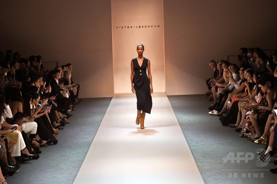 ヴィクトリア・ベッカム、ファッションウィークのフィナーレ飾る