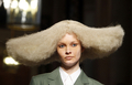 フランス・パリ市内で発表されたジュンヤ ワタナベ・コム デ ギャルソン（JUNYA WATANABE COMME des GARCONS）の10/11年秋冬コレクション（2010年3月6日撮影）。(c)AFP/FRANCOIS GUILLOT
