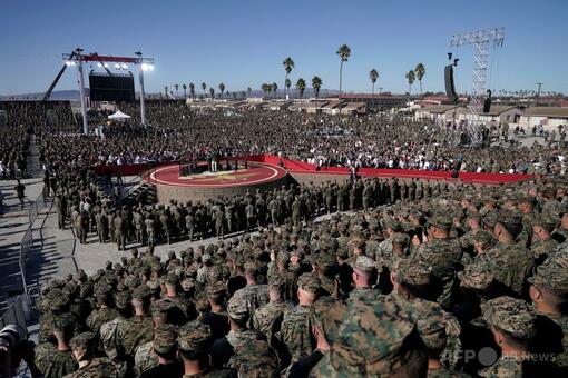 バンス米副大統領「ウォーク」が軍を弱体化 海兵隊記念式典で演説 写真