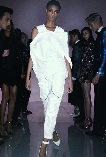 「トム フォード」16年春夏コレクション、ガガをフィーチャーし動画で発表