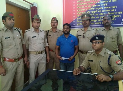 インド結婚式、祝砲のつもりが銃暴発 花婿を射殺