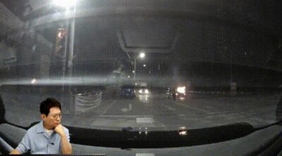 韓国・信号待ちの車、ボンネットから炎・全焼…「保証期間終了、責任ない」突っぱねるメーカー