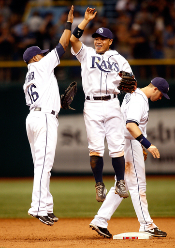 岩村 プレーオフデビュー戦で4打数2安打1打点