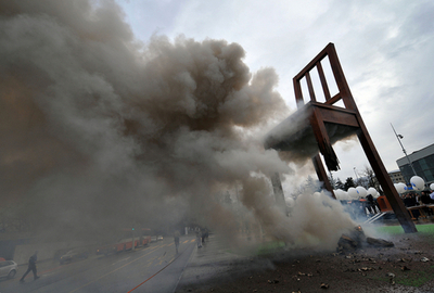 障害者支援のNGOが地雷禁止キャンペーン10年記念、ジュネーブ国連広場で