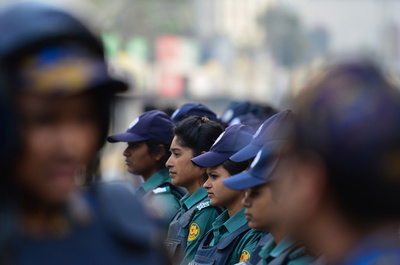  朝食に髪の毛… 激怒した夫、妻の髪そり逮捕される バングラ