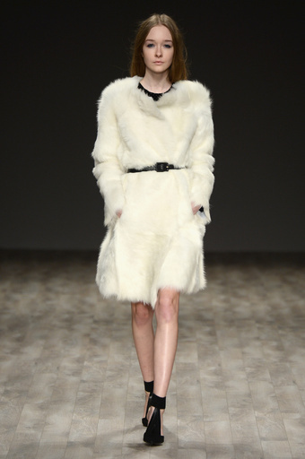 ＜14/15年秋冬NYコレクション＞ジル・スチュアート