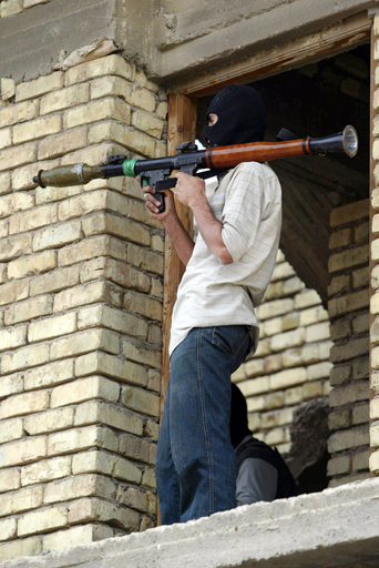 イラク当局、バグダッド全域に3日間の外出禁止令