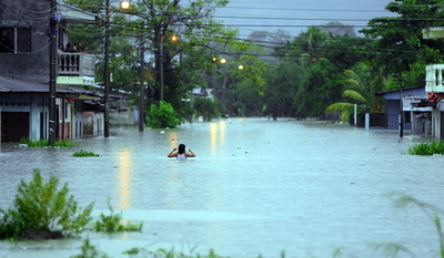 ホンジュラス、弱い熱帯低気圧の影響で豪雨 洪水による死者も